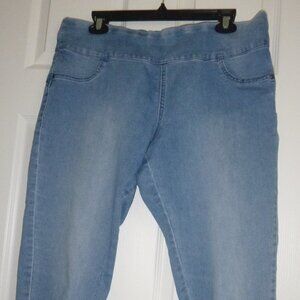 Style & Co. Women’s denim petite curvy capris
